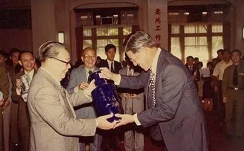 李登辉|蒋经国为何错选李登辉当接班人？